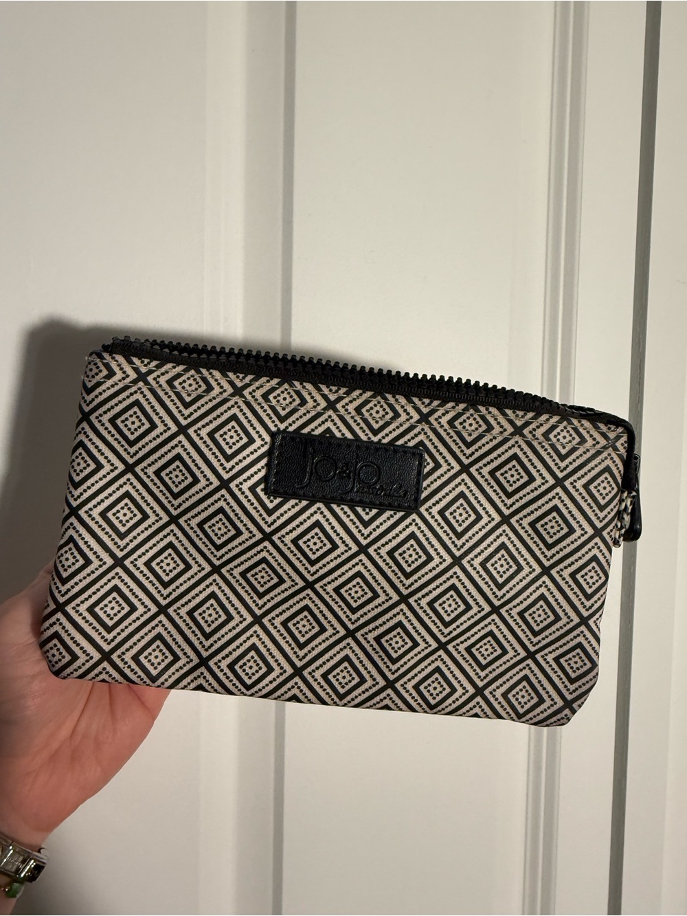 Geometric Pattern Wristlet Clutch in Black and Cream
